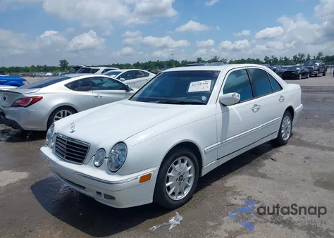 2001 Mercedes-Benz E 320 z USA, uszkodzony, nr VIN WDBJF65J71B309069